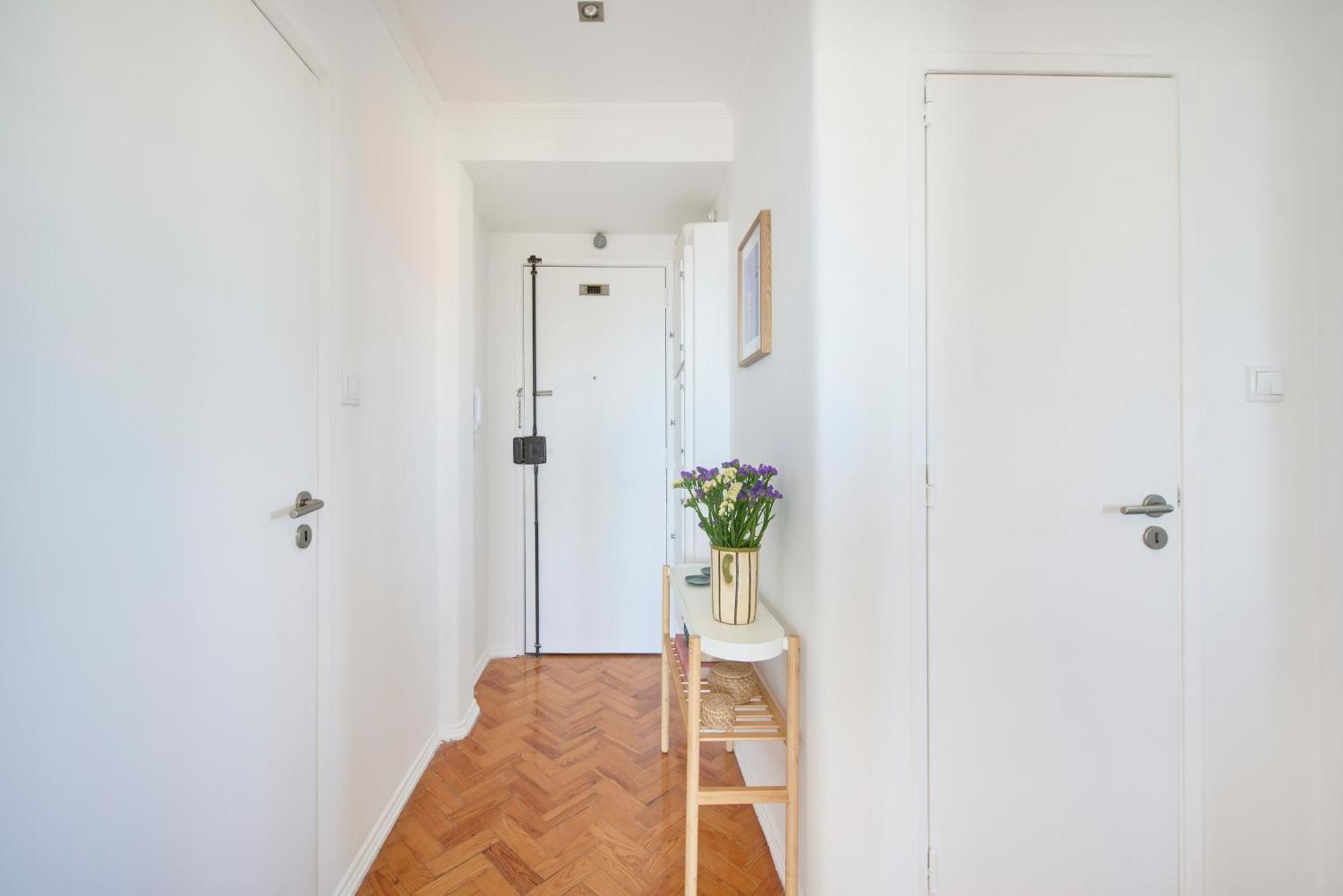 Apartment Sunny Graca, River View, By Timecooler Lisbon
